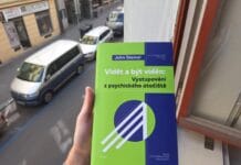 Recenze: John Steiner – Vidět a být viděn